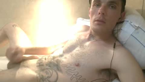 Snapshot of dylp400 chatting on 01-29-25, 11:41 dylp400 online show from 01-29-25, 11:41