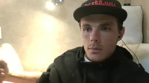 Snapshot of dylp400 chatting on 02-12-25, 11:07 dylp400 online show from 02-12-25, 11:07