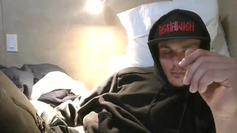 Snapshot of dylp400 chatting on 02-21-25, 09:24 dylp400 online show from 02-21-25, 09:24