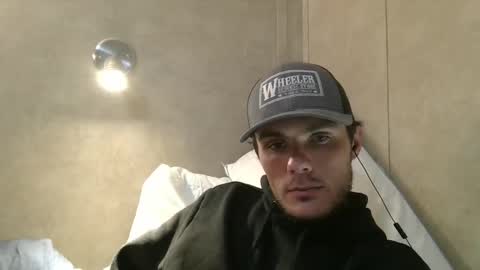 Snapshot of dylp400 chatting on 02-23-25, 04:17 dylp400 online show from 02-23-25, 04:17