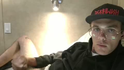 Snapshot of dylp400 chatting on 03-01-25, 07:26 dylp400 online show from 03-01-25, 07:26