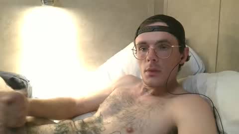 Snapshot of dylp400 chatting on 03-02-25, 05:14 dylp400 online show from 03-02-25, 05:14