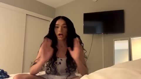 Snapshot of dynasty313 chatting on 01-04-25, 08:37 Dynasty online show from 01-04-25, 08:37