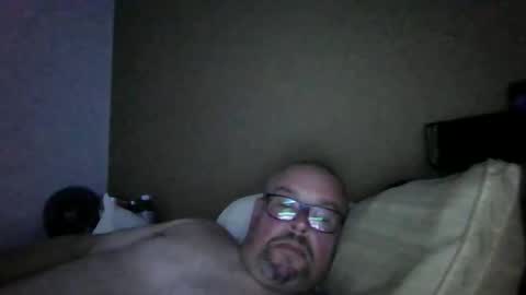 Snapshot of eagle4u chatting on 12-16-24, 01:22 eagle4u online show from 12-16-24, 01:22