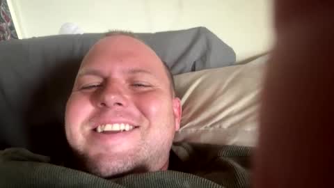 Snapshot of eaglebabyyy chatting on 10-17-25, 06:32 eaglebabyyy online show from 10-17-25, 06:32