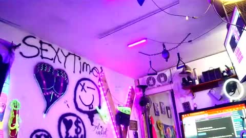 Kryztal Klear Jaxx online show from 02-27-25, 05:47