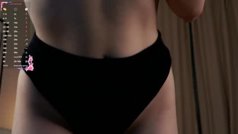 Snapshot of earlenebigge chatting on 12-08-24, 07:05 Kriss online show from 12-08-24, 07:05