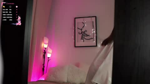 Snapshot of earlenebigge chatting on 02-04-25, 07:18 Kriss online show from 02-04-25, 07:18