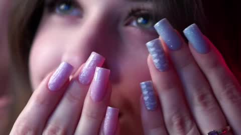 Snapshot of earlenebigge chatting on 03-08-25, 04:23 Kriss online show from 03-08-25, 04:23