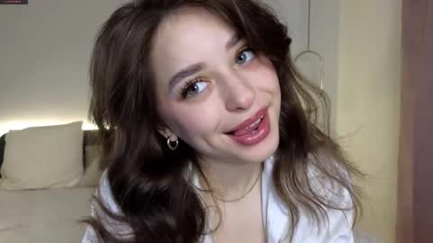 Snapshot of earlenebigge chatting on 10-12-25, 02:10 Kriss online show from 10-12-25, 02:10