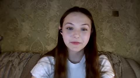 Snapshot of earlenegadsden chatting on 02-09-26, 04:55 Yuni online show from 02-09-26, 04:55