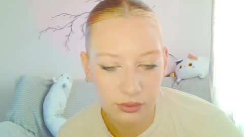 Lily online show from 04-22-26, 07:22