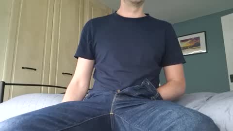 Snapshot of easy_fit00 chatting on 05-30-26, 03:31 easy_fit00 online show from 05-30-26, 03:31