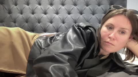 Snapshot of eatmypie69 chatting on 10-12-25, 07:13 Nadia Ferreira  online show from 10-12-25, 07:13