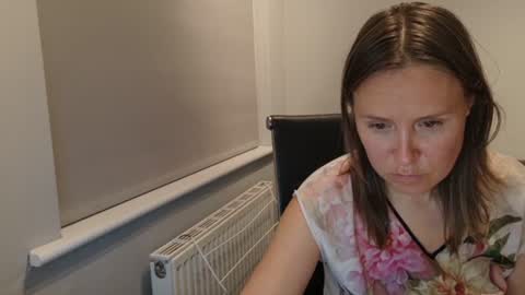 Nadia Ferreira  online show from 06-18-26, 09:30