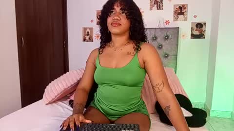 Snapshot of ebony_af chatting on 06-16-26, 01:41 ebony_af online show from 06-16-26, 01:41