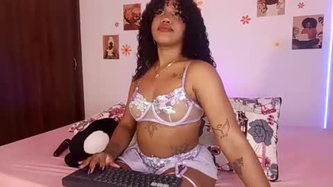 Snapshot of ebony_af chatting on 06-24-26, 04:00 ebony_af online show from 06-24-26, 04:00