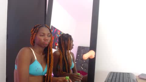 Snapshot of ebony_fantasy_ chatting on 12-17-24, 07:59 Natalia online show from 12-17-24, 07:59