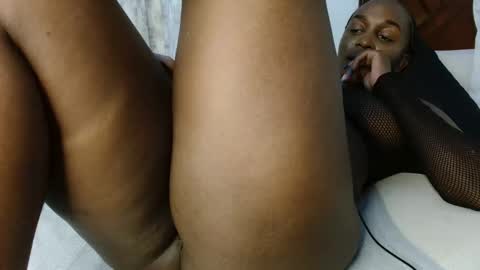 ebony online show from 11-22-25, 04:50