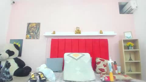 Snapshot of ebony_hot_sex1 chatting on 01-08-26, 11:45 linda online show from 01-08-26, 11:45