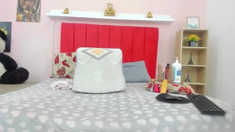 Snapshot of ebony_hot_sex1 chatting on 01-11-26, 12:10 linda online show from 01-11-26, 12:10