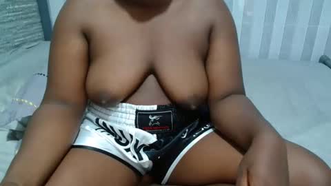 Snapshot of ebony_sabrina chatting on 05-07-26, 08:52 Sabrina online show from 05-07-26, 08:52