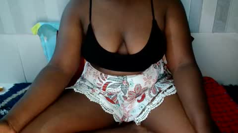 Snapshot of ebony_sabrina chatting on 06-01-26, 09:55 Sabrina online show from 06-01-26, 09:55