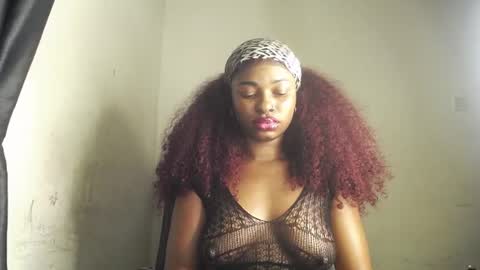 Snapshot of ebony_slimgirl0 chatting on 07-12-26, 07:38 Lilly online show from 07-12-26, 07:38