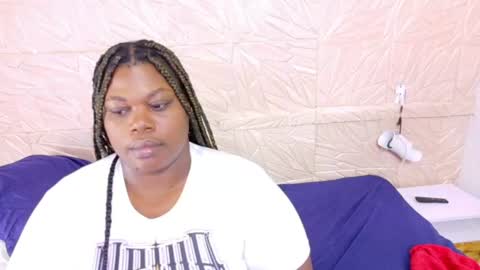 Snapshot of ebony_sugar_mommy chatting on 06-24-26, 02:21 MILENA online show from 06-24-26, 02:21