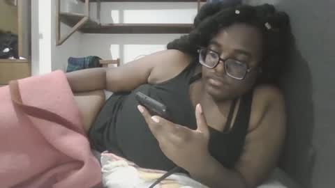 ebonybigtitqueen0 online show from 02-11-26, 03:22