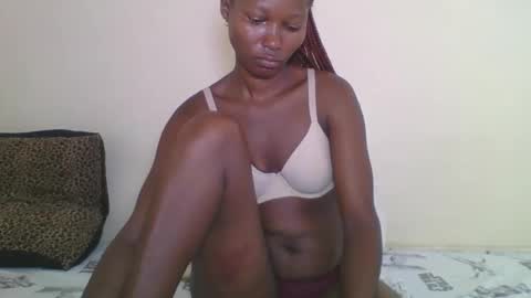 Snapshot of ebonycutegal1996 chatting on 11-18-25, 04:06 TRIZER online show from 11-18-25, 04:06