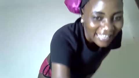 Snapshot of ebonycutegal4 chatting on 04-22-26, 05:36 MELLEN online show from 04-22-26, 05:36