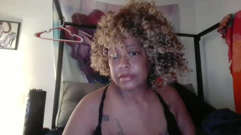 Snapshot of ebonydezire00 chatting on 07-05-26, 03:02 ebonydezire00 online show from 07-05-26, 03:02