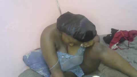 Snapshot of ebonymayahh chatting on 04-29-26, 05:30 ebonymayahh online show from 04-29-26, 05:30