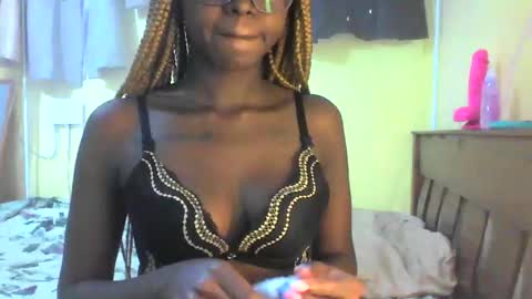 Ebonymuse2 online show from 04-14-26, 11:16