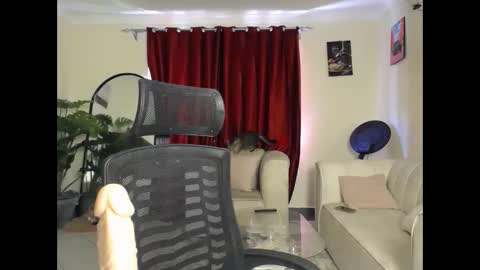 Snapshot of ebonyqueen_11 chatting on 06-05-26, 11:05 Ebonyqueen online show from 06-05-26, 11:05