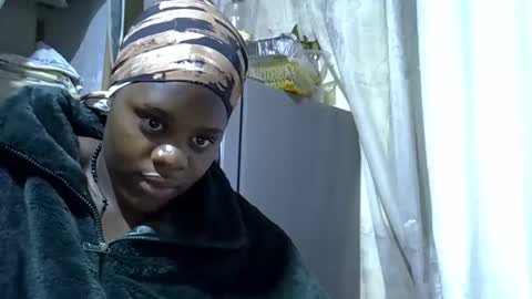 Snapshot of ebonyquin0 chatting on 12-14-25, 07:29 Lucky online show from 12-14-25, 07:29