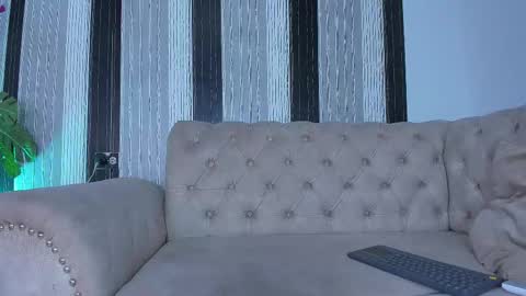ebonyy_petite_69 online show from 02-18-26, 08:49