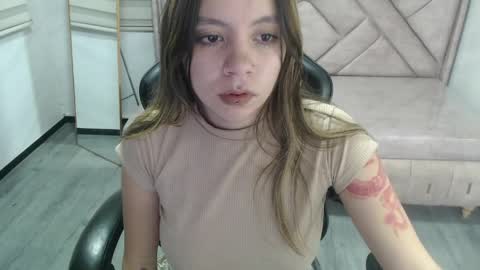Snapshot of eco_deluna_v chatting on 03-26-26, 01:06 Hi Stream 800am to 200pm online show from 03-26-26, 01:06