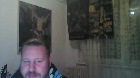 Snapshot of eda666 chatting on 12-11-24, 07:14 Edward online show from 12-11-24, 07:14