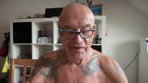 Snapshot of eddelmar chatting on 03-15-26, 07:03 eddelmar online show from 03-15-26, 07:03