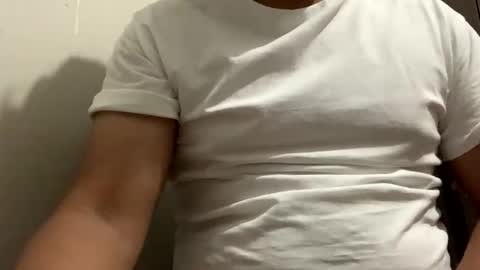 Snapshot of eddy7978 chatting on 05-21-26, 06:42 eddy7978 online show from 05-21-26, 06:42