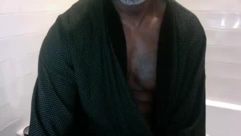 Snapshot of edgingdaddy chatting on 07-07-26, 10:52 Dad online show from 07-07-26, 10:52