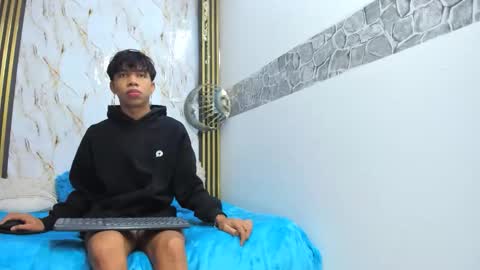 edi_stwix18 online show from 05-17-26, 02:42