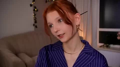 Snapshot of edithgalpin chatting on 06-30-26, 11:28 Lisa online show from 06-30-26, 11:28