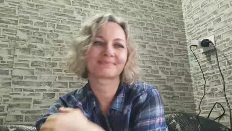 Snapshot of edithmanning chatting on 01-13-25, 10:58 edithmanning online show from 01-13-25, 10:58