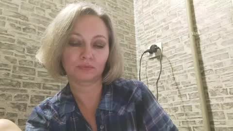 Snapshot of edithmanning chatting on 01-20-25, 01:42 edithmanning online show from 01-20-25, 01:42
