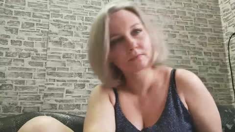 Snapshot of edithmanning chatting on 03-03-25, 12:16 edithmanning online show from 03-03-25, 12:16