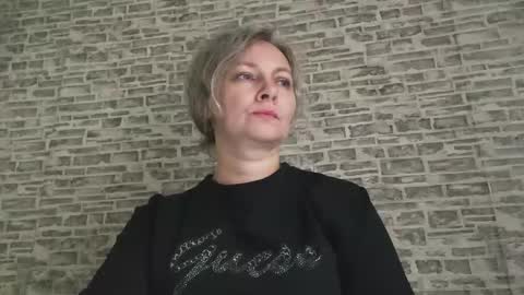 Snapshot of edithmanning chatting on 10-31-25, 07:09 edithmanning online show from 10-31-25, 07:09