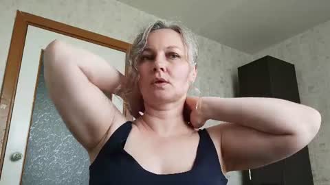 Snapshot of edithmanning chatting on 06-11-26, 10:57 edithmanning online show from 06-11-26, 10:57